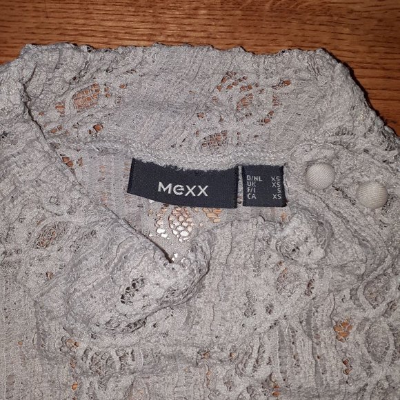 *4 for $20*  Mexx  short sleeve top - Picture 2 of 2